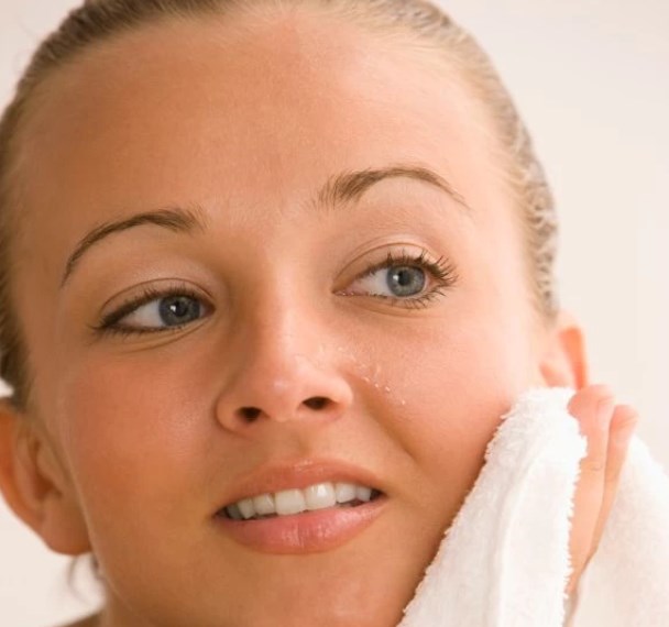 Giữ cho da mặt sạch sẽ tốt cho làn da của bạn khi mang thai