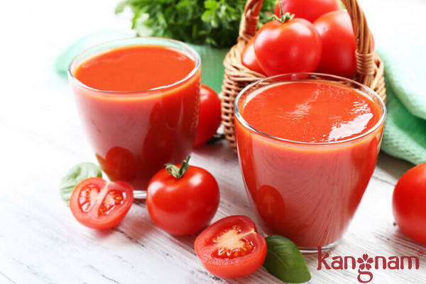 Nước ép cà chua với công dụng ngăn ngừa mụn hiệu quả